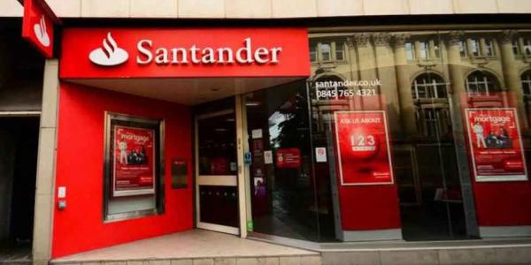 El Banco Santander ha ampliado los horarios de caja