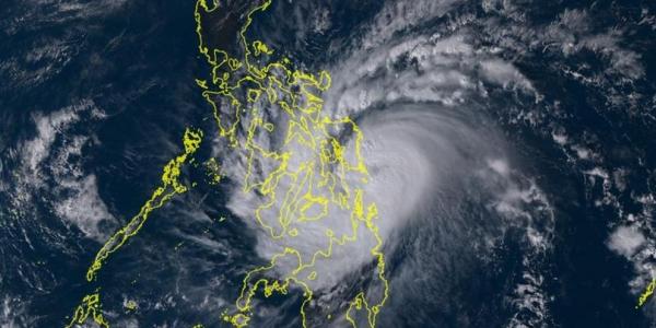 El tifón Phanfone, a su llegada a Filipinas en Nochebuena (LVD)