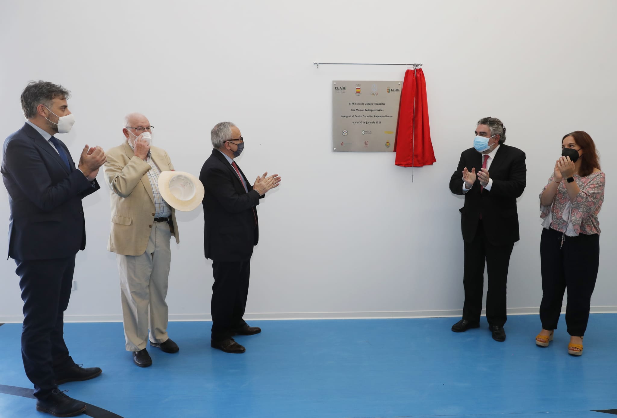 Alejandro Blanco descubre la placa del Centro Deportivo / COE.es