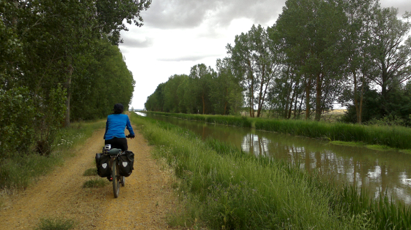 La bicicleta, una de las formas más usuales de recorrer el Canal de Castilla / Bicicletos Viajes