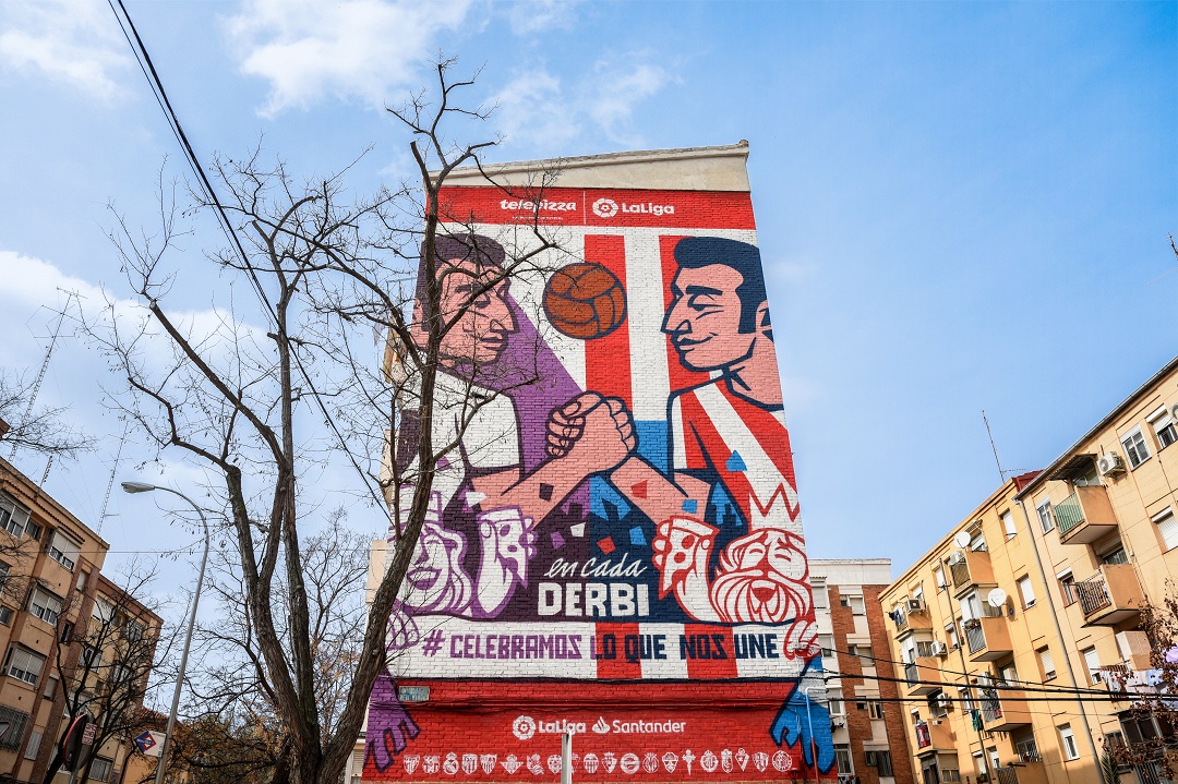 El mural del Derbi Madrileño / No Es Fútbol, Es LaLiga - El Mundo