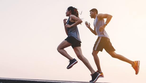 Running y ciclismo se han convertido en dos actividades básicas para la población tras el confinamiento / ABC.es