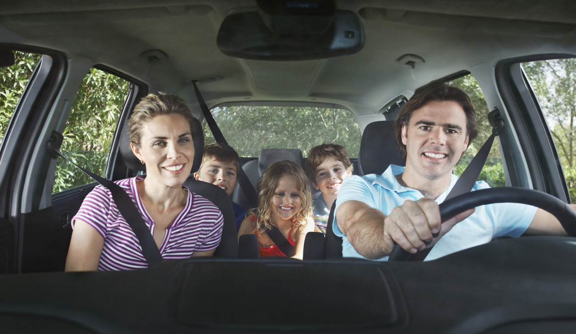El coche en familia será la mejor opción para viajar / Autopista