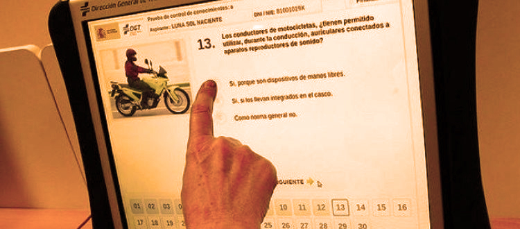 Exámenes teóricos de la DGT / Autoescuelas Valbona