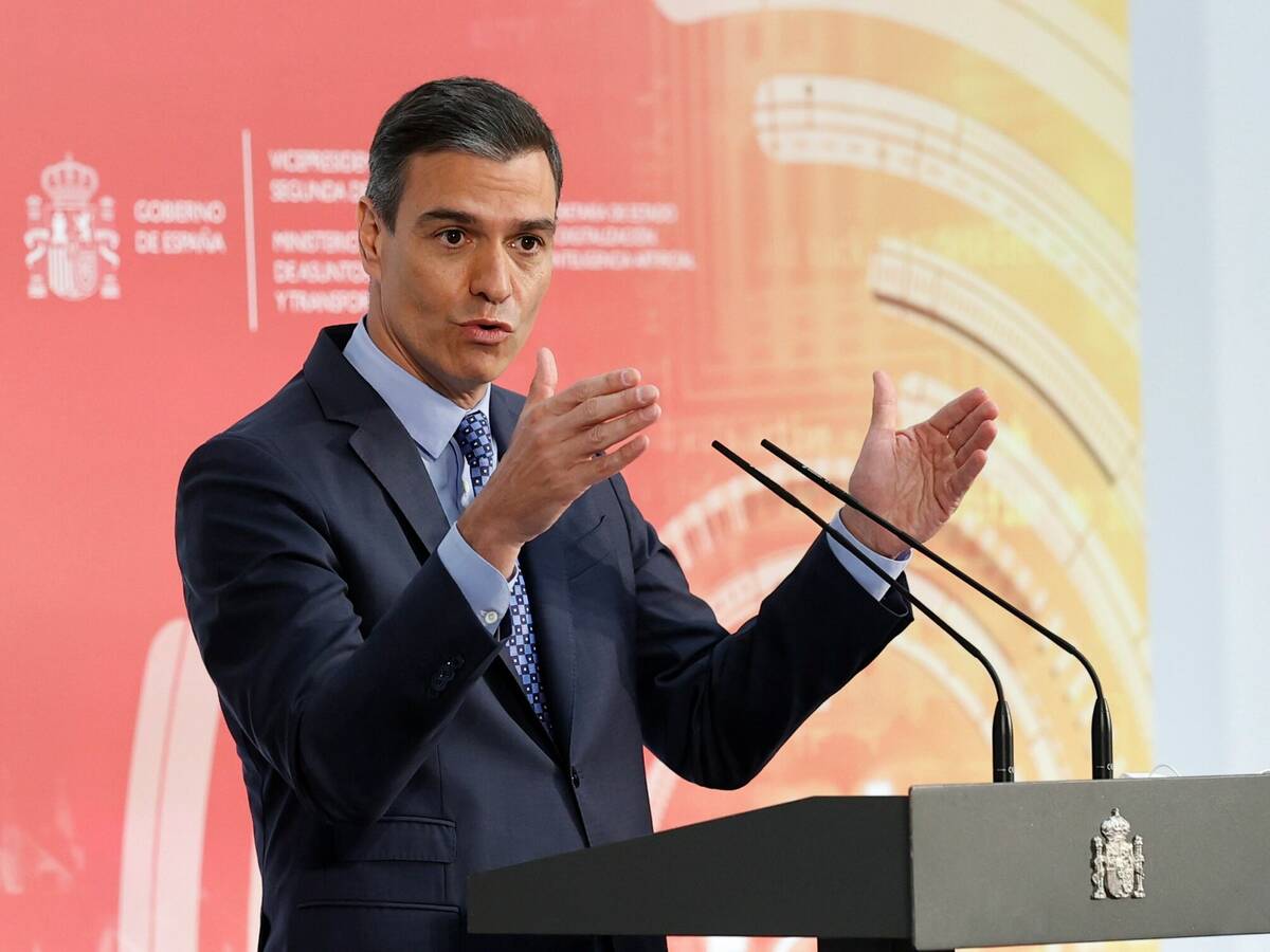 Pedro Sánchez admite que deberíamos superar el 70 % de población vacunada / El Confidencial