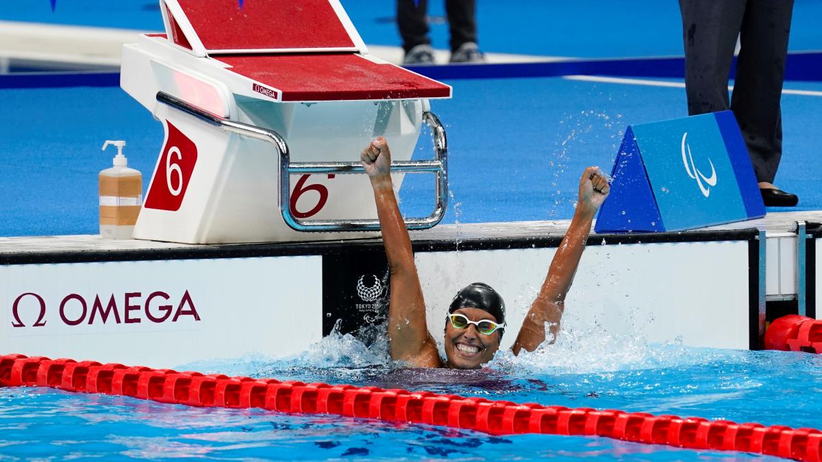 Teresa Perales tras festejar su medalla de plata en los Juegos Paralímpicos de Tokio / 20 Minutos