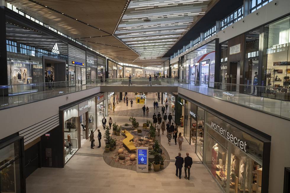 Iinterior centro comercial