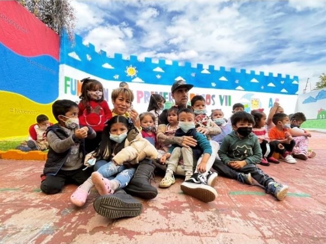 Rubén López, durante la visita a los niños de "Mis primeros pasos" / Instagram 