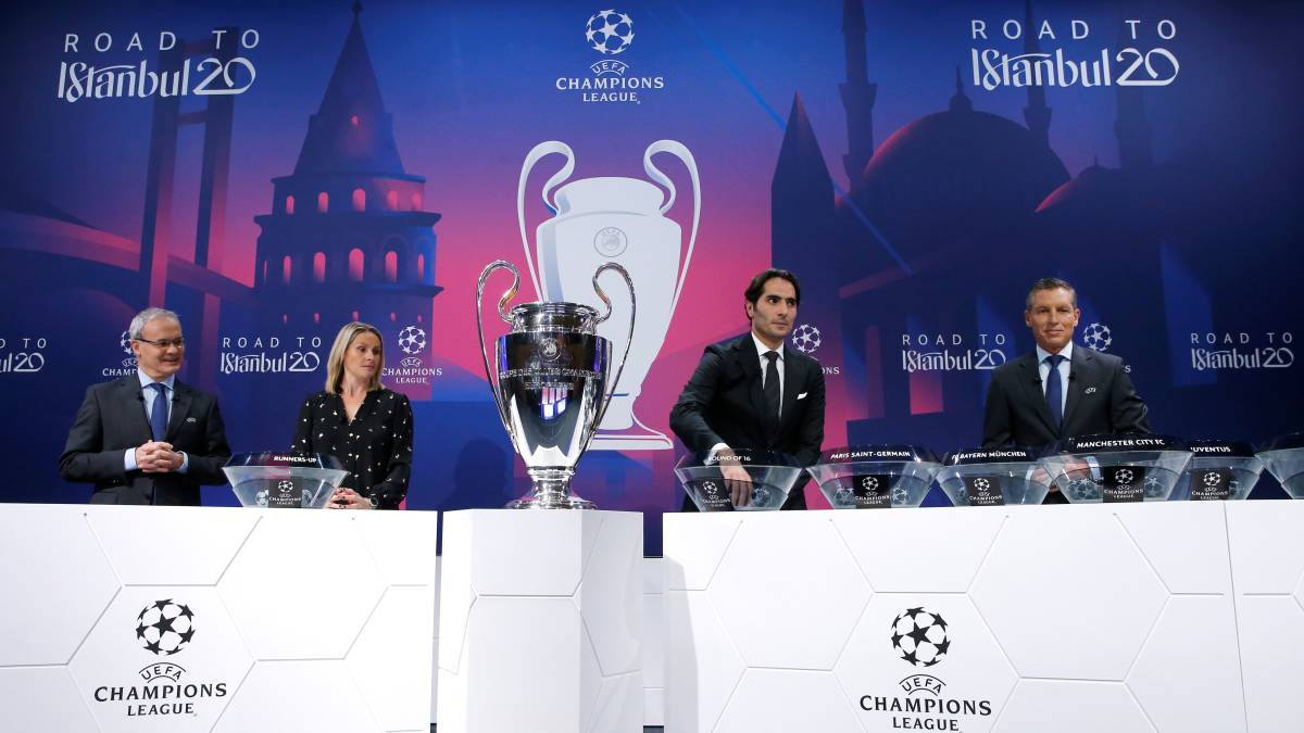 Altintop durante el sorteo de la Champions League / DENIS BALIBOUSE REUTERS