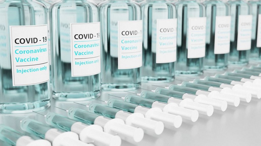 La fabricación y aprobación de vacunas va a buen ritmo. Sin embargo, se notan las desigualdades entre hemisferio norte y hemisferio sur / Revista Pharma Market