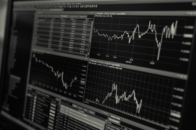 Gráficos de inversiones en Bolsa / Fuente: Pixabay