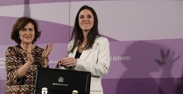 Carmen Calvo e Irene Montero han escenificado el enfrentamiento con la Ley Trans / Huffington Post