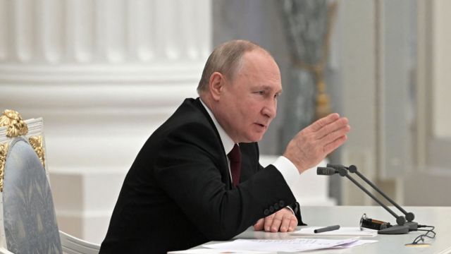 El ejército ruso de Putin se encuentra cerca de la frontera con la OTAN / BBC