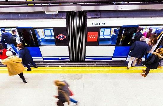 El Metro de Madrid fue el lugar donde se produjo el acto racista / Servimedia