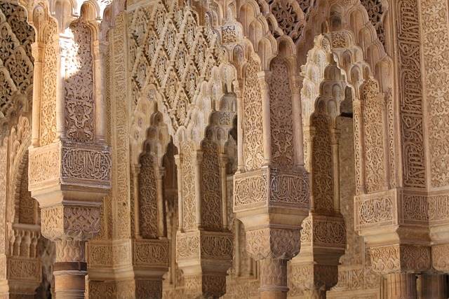 LA Alhambra de Granada / Pixabay