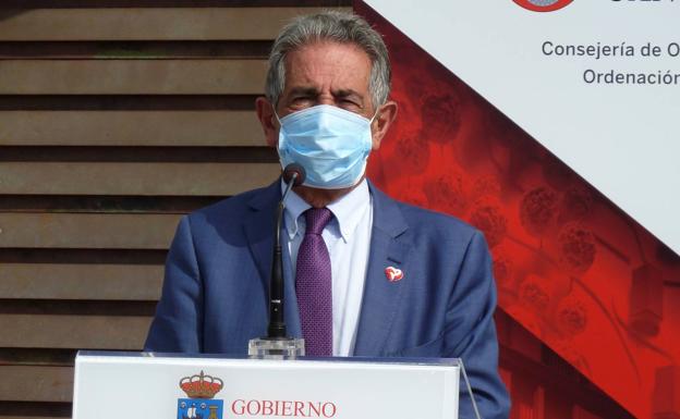 Revilla plantea a Pedro Sánchez el adelanto de la vacunación de la población joven / El Correo