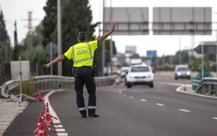 La DGT ha preparado controles por las carreteras para prevenir accidentes / Diario Motor