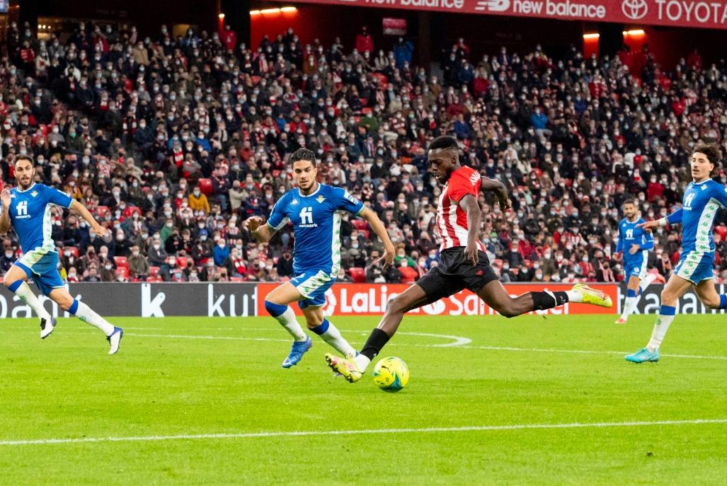 Iñaki Williams perforaba la portería del Real Betis en el partido de la primera vuelta / Estadio Deportivo 