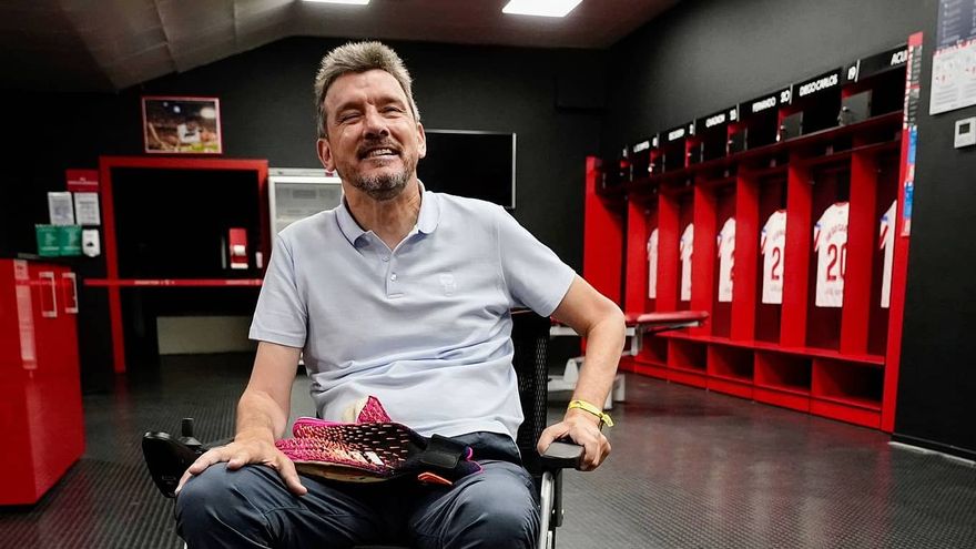 Juan Carlos Unzué en el vestuario del Sevilla FC / Sevilla FC