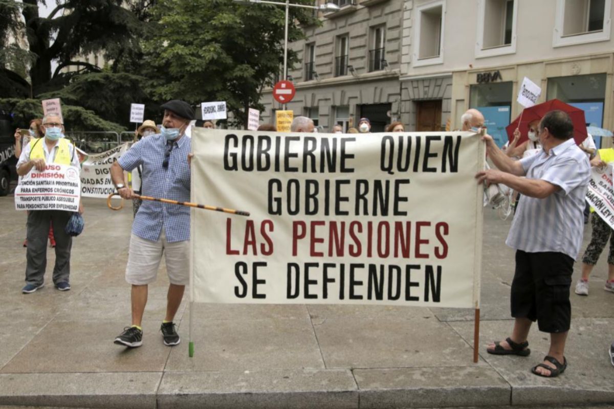 Los jubilados buscan defender sus pensiones / El Mundo 