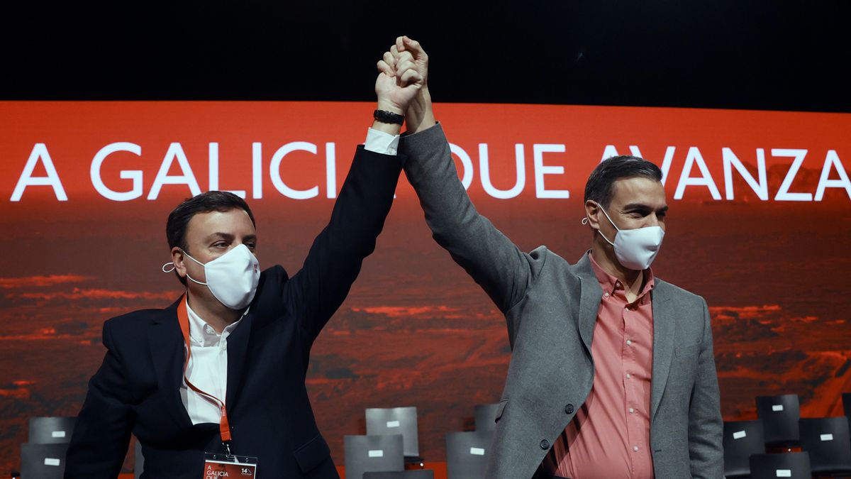 Pedro Sánchez proclamando vencedor a Valentín González / Faro de Vigo