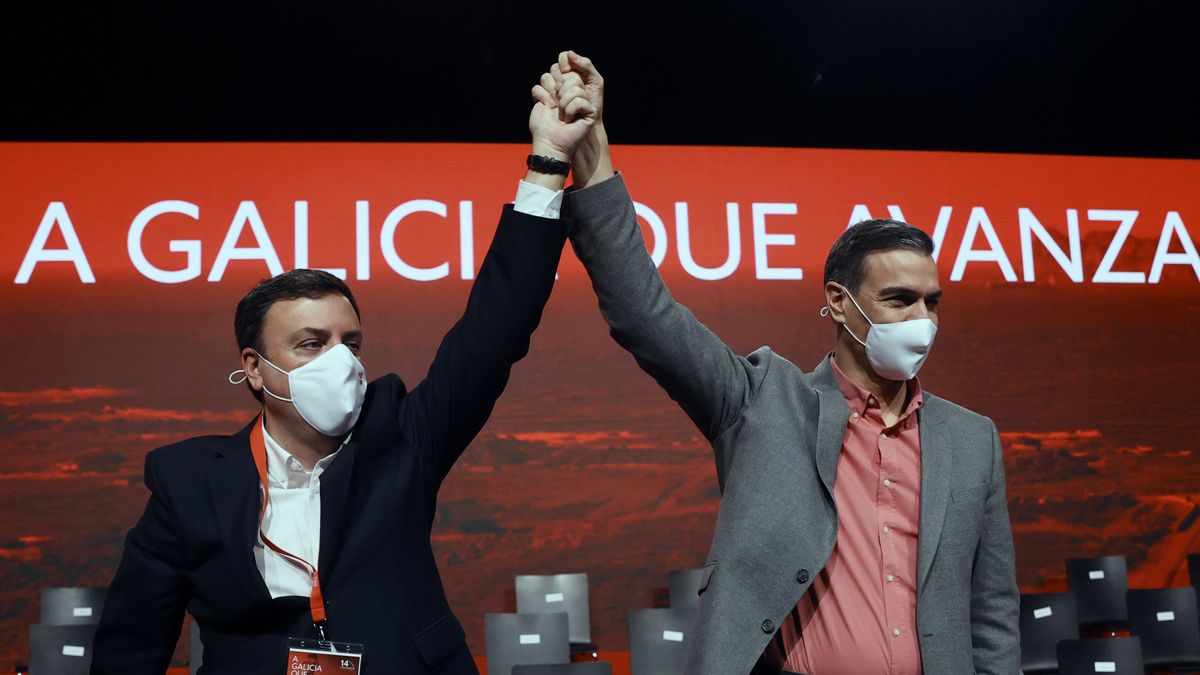 Pedro Sánchez proclamando vencedor a Valentín González / Faro de Vigo 