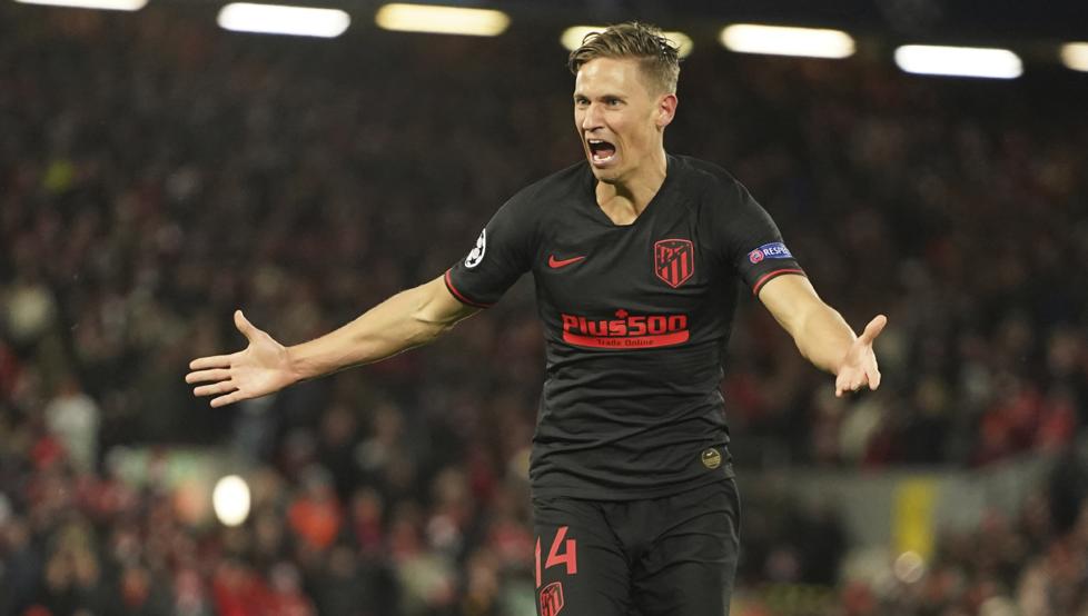 Llorente celebra uno de los goles que marcó en Anfield / MD