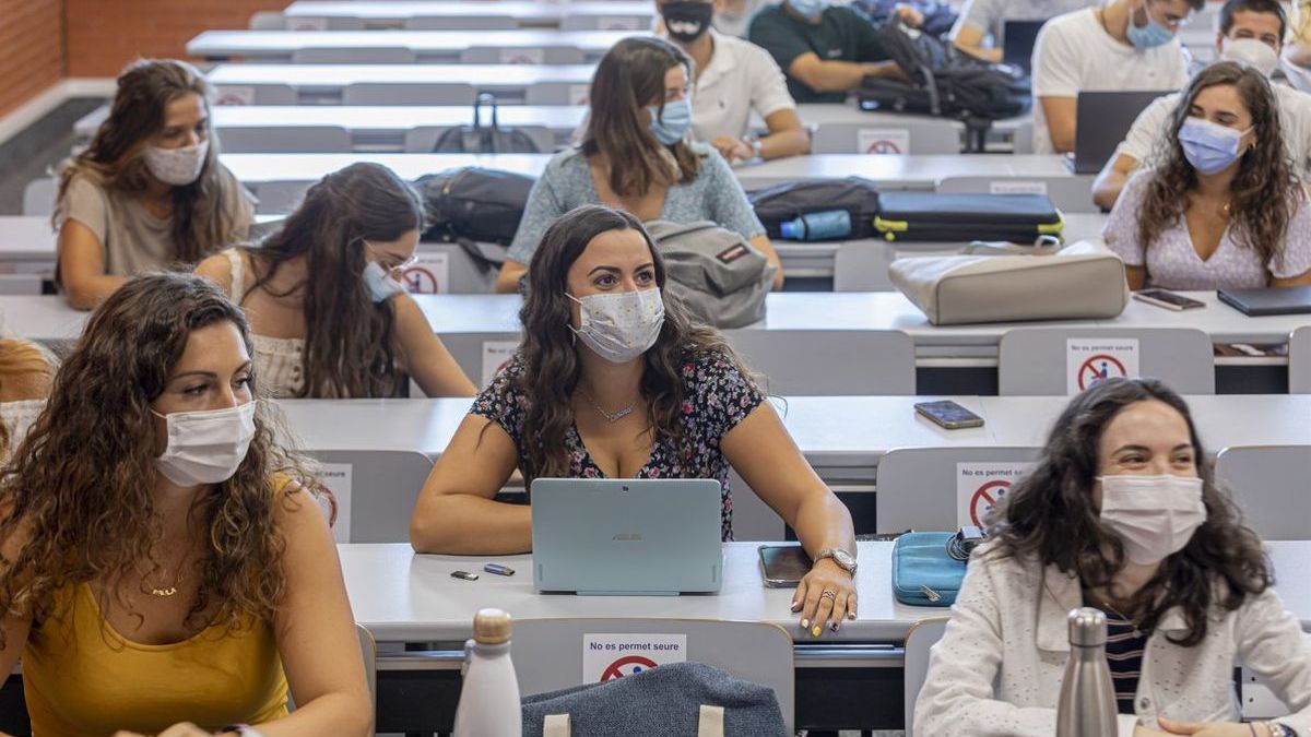 Las becas de este curso beneficiarán a un total de 850 000 alumnos / Diario de Córdoba