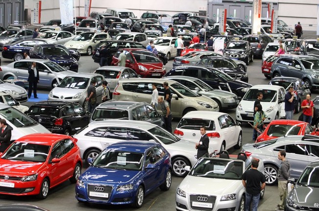 El mercado de coches de ocasión son un mercado rentable para adquirir el próximo vehículo / MOTOR