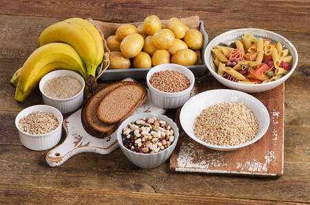 Los carbohidratos son una parte importante en la dieta para ganar masa muscular / Vitónica