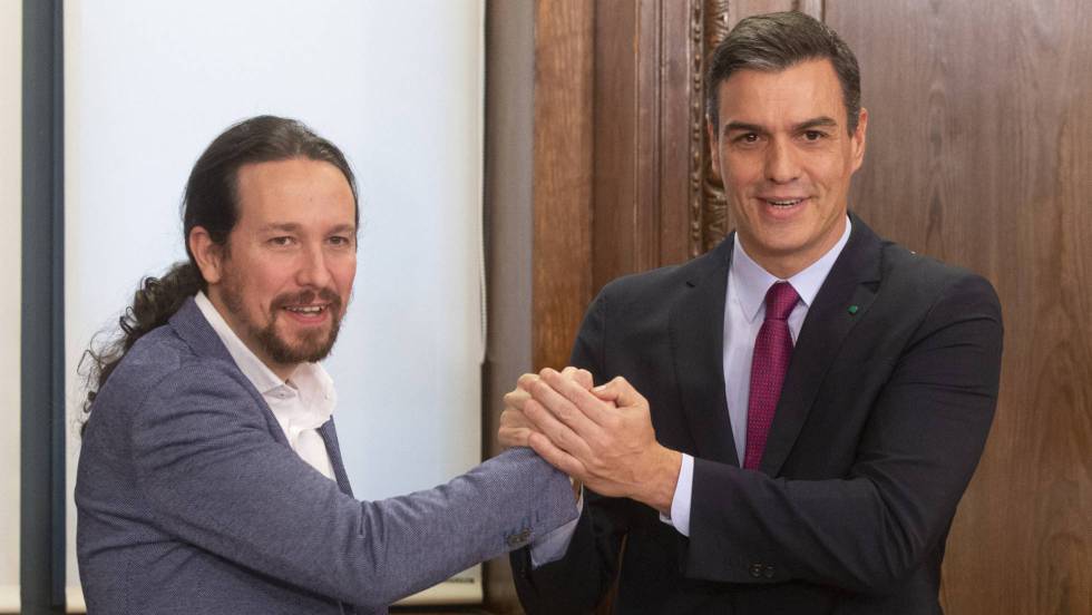 PSOE y Unidas Podemos firmaron el pacto de coalición hace un año / El País