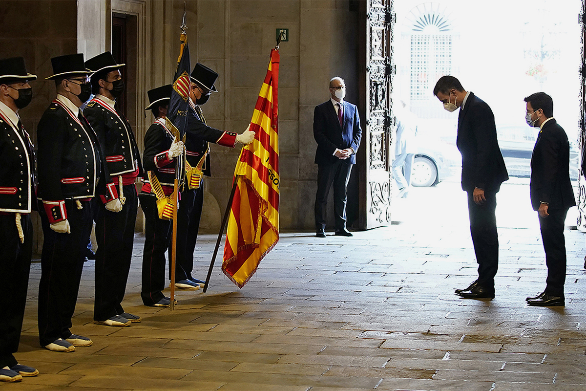 La mesa de negociación Gobierno - Generalitat es una de las decisiones más sensibles a ojos de los españoles / El Mundo 