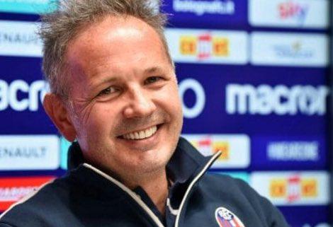 Mihajlovic, entrenador del Bolonia / El Desmarque