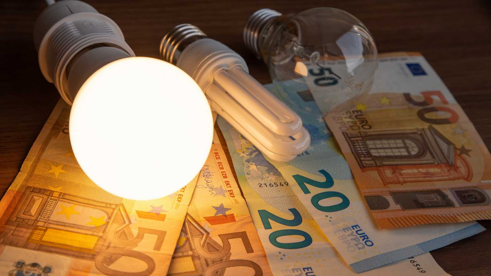 Los consumidores verán cómo se reduce el IVA de la luz / RTVE.es