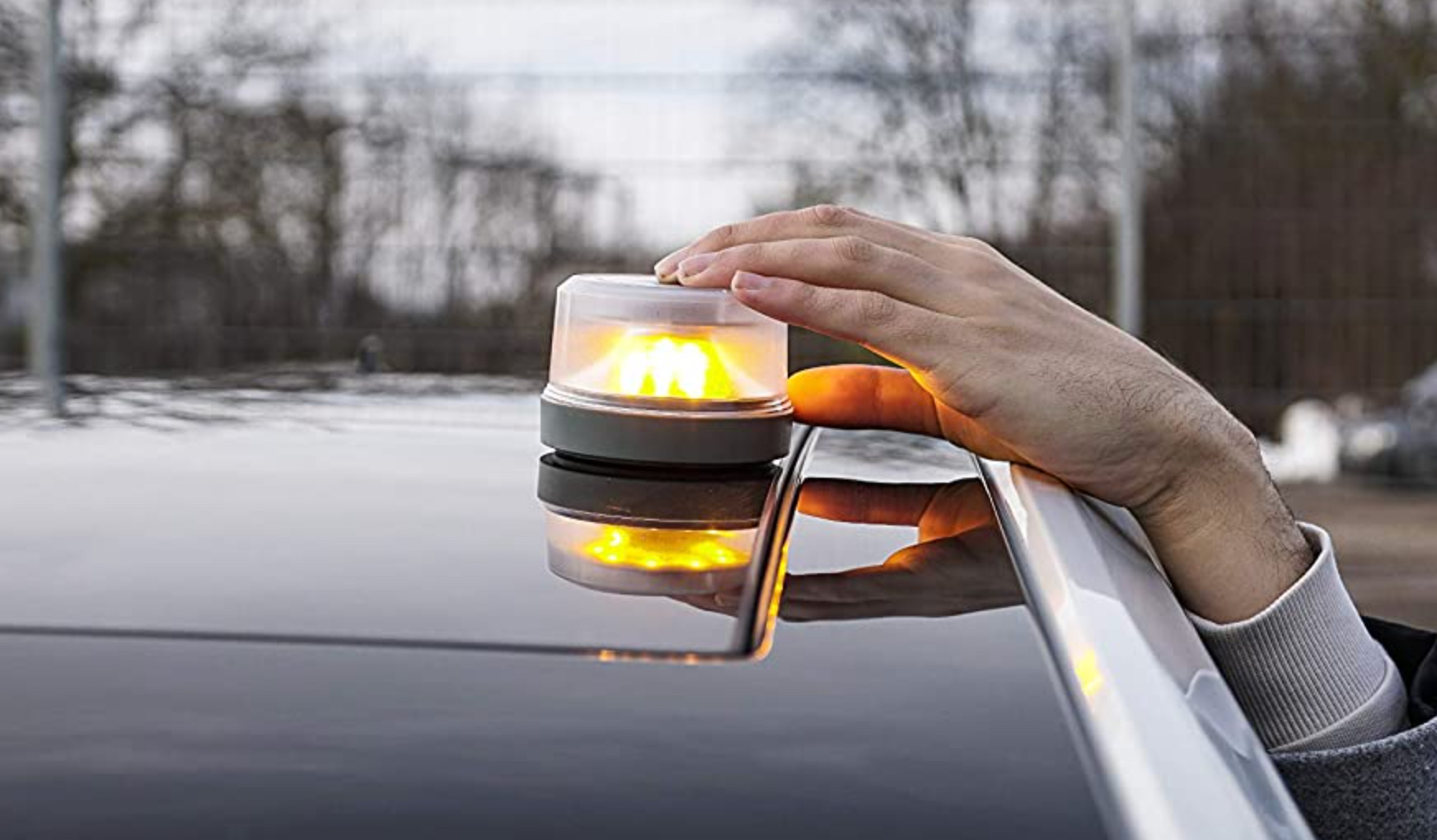 La luz de emergencia V16 es la nueva forma de Tráfico para notificar una avería en carretera / Autobild