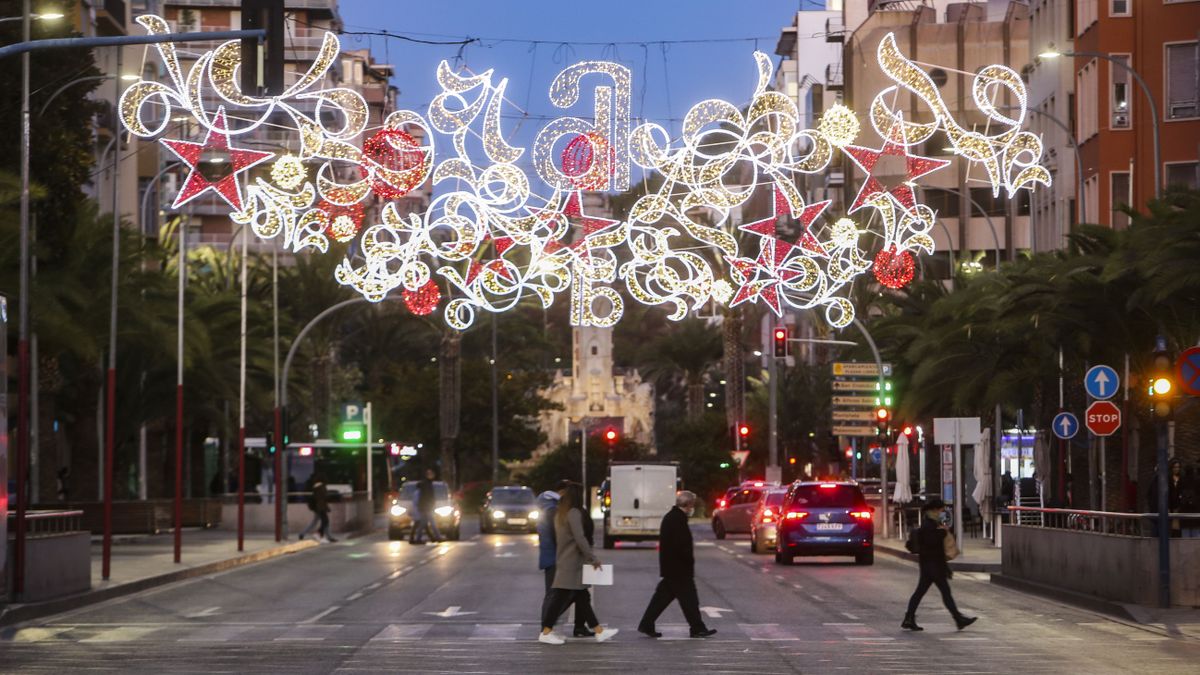Las Navidades de este año no deberían parecerse a las del año pasado / Diario Información
