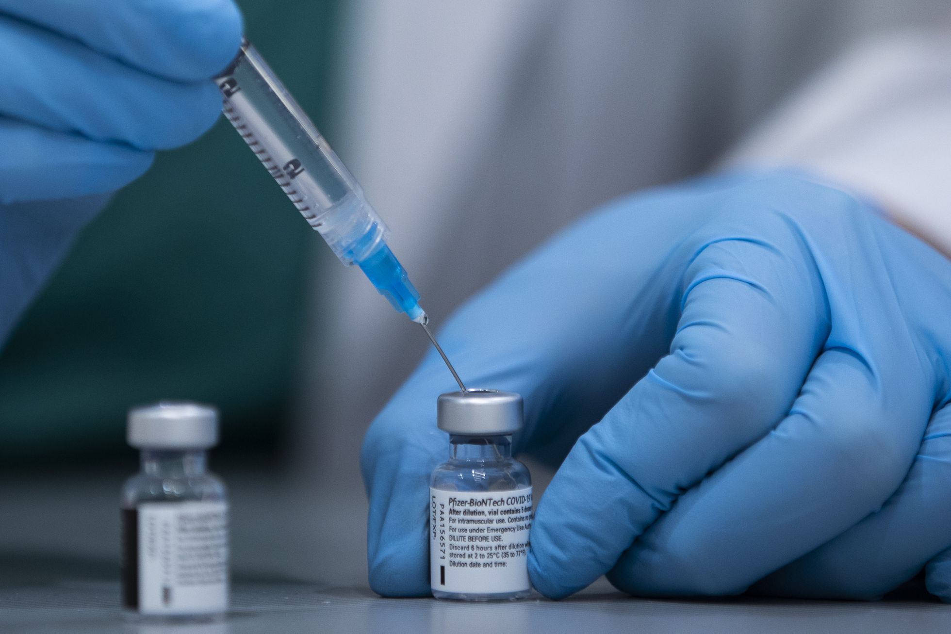 La vacuna de Pfizer es la elegida para los niños / El País