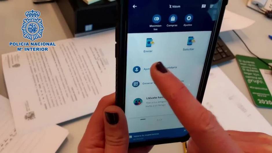 La Policía alerta de las nuevas estafas por Bizum / ABC