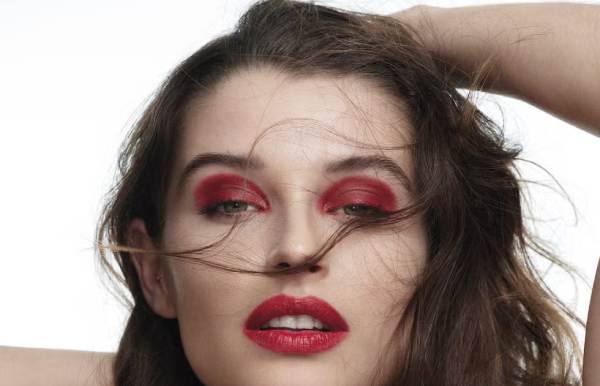 Colores vibrantes maquillaje 2025/ Javier López / ELLE