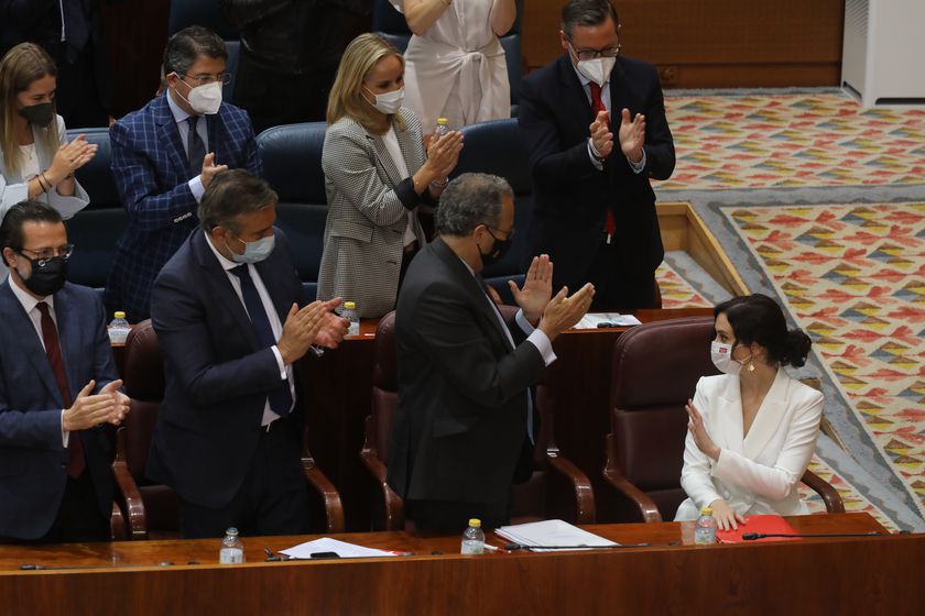 Ayuso tras el final del debate de investidura / La Razón