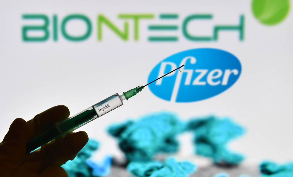 Pfizer espera producir mil trescientos millones de vacunas hasta finales de 2021 / Cinco Días - El País
