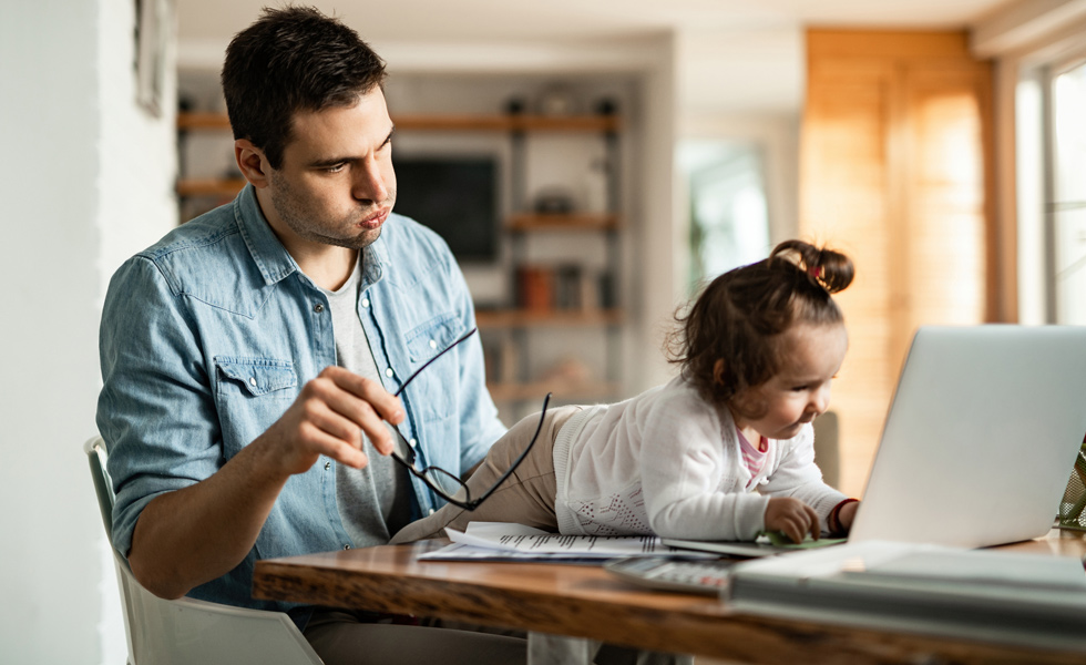 Los trabajadores deben compensar en su vivienda trabajo y vida personal / Infoempleo Empresas 