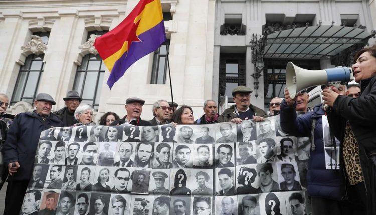 El Gobierno de Rodríguez Zapatero aprobó la Ley de Memoria Histórica en 2007 / Viento Sur