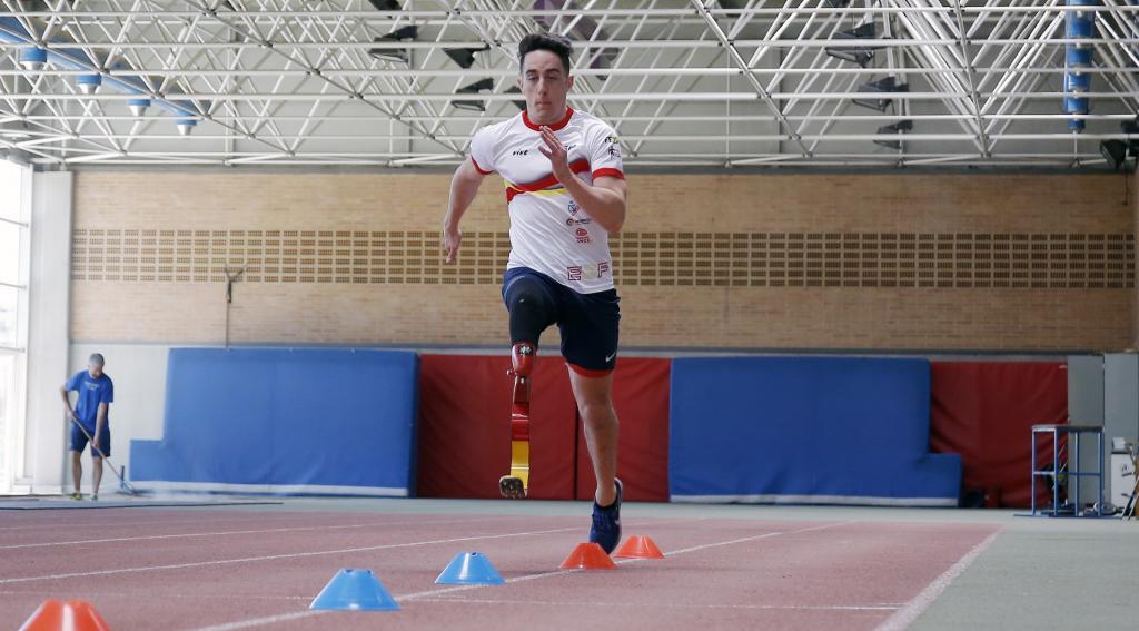 Alberto Ávila realiza una sesión de entrenamiento / MARCA