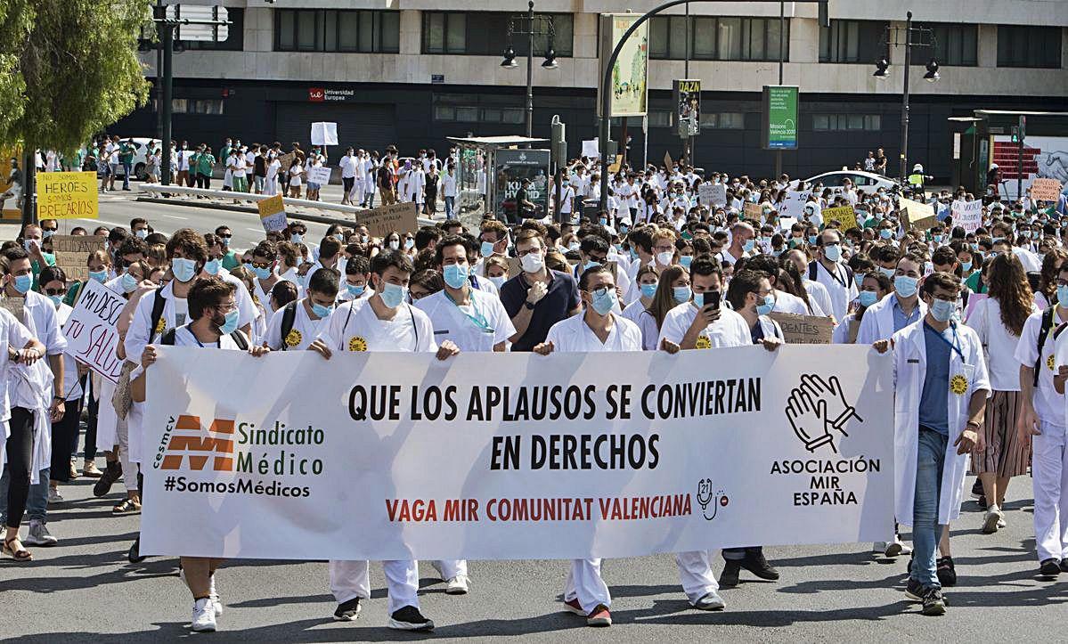Los médicos residentes de la Comunidad Valenciana quieren luchar por sus derechos / La Opinión de Murcia