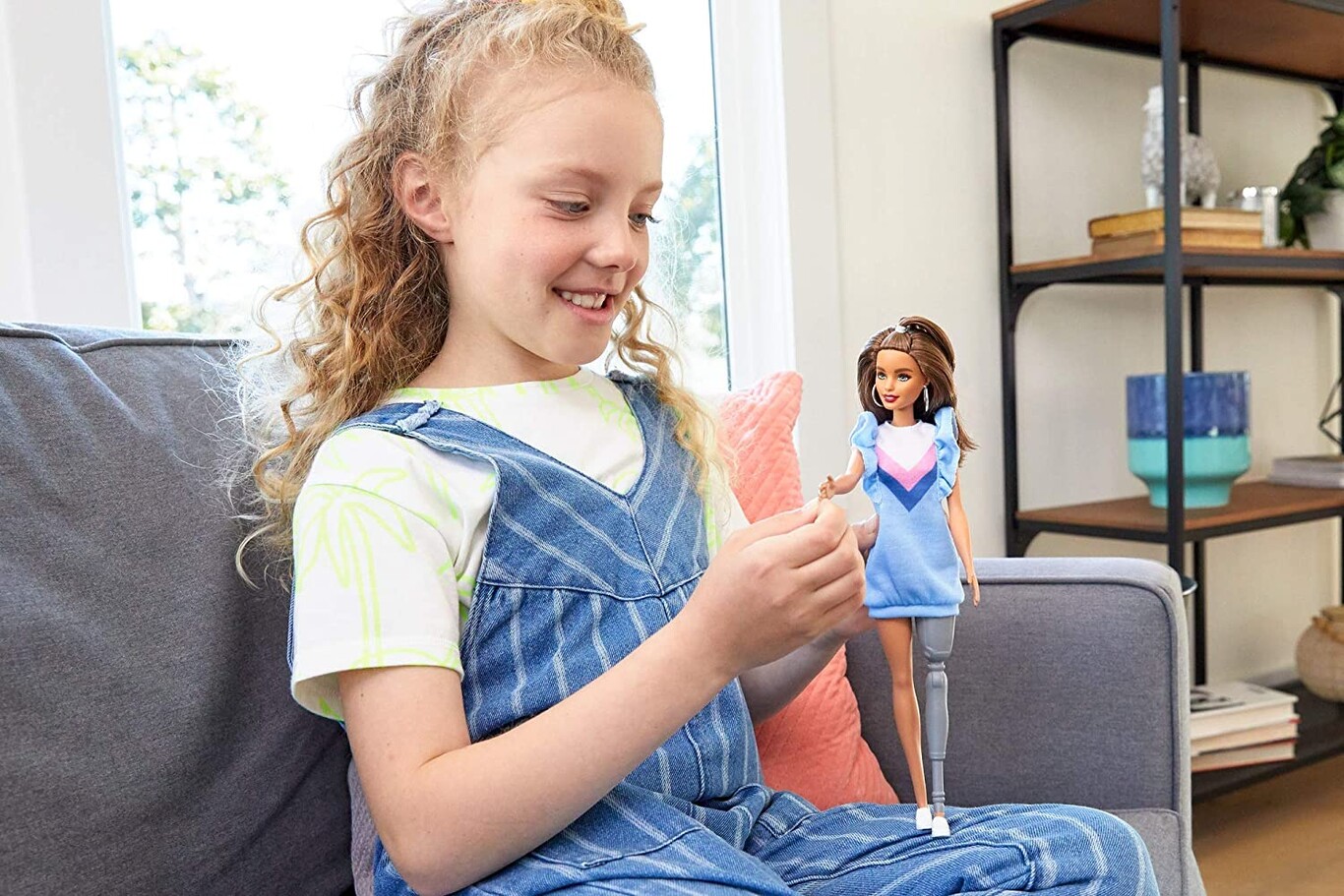 Barbie Fashionista con pierna protésica. / Bebés y más