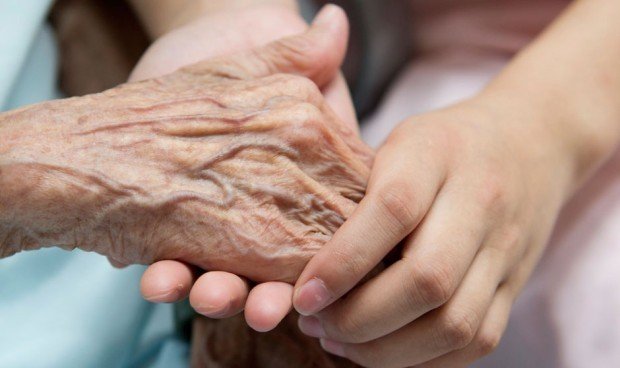 El cuidado de nuestros mayores debe ser esencial / Redacción Médica