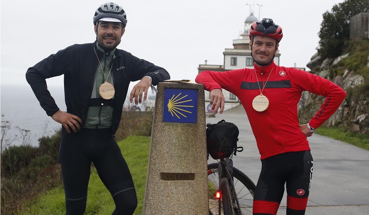 68 ciclistas completaron la edición de Kilómetro Cero en Finisterre / Ciclismo A Fondo