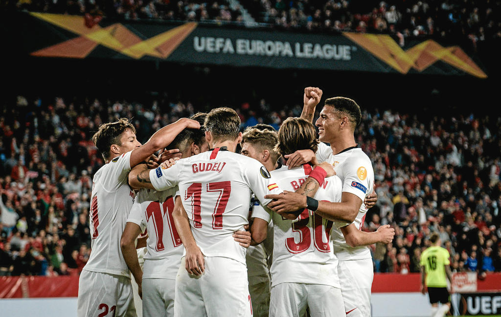 El Sevilla durante un partido de UEFA Europa League / Estadio Deportivo