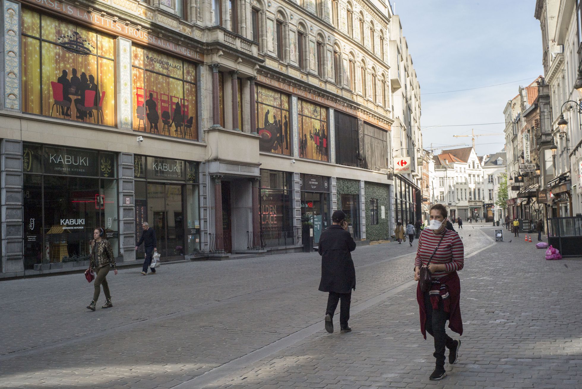 Bélgica es uno de los países con menos vacunación Covid y mayor número de fallecidos / El País 